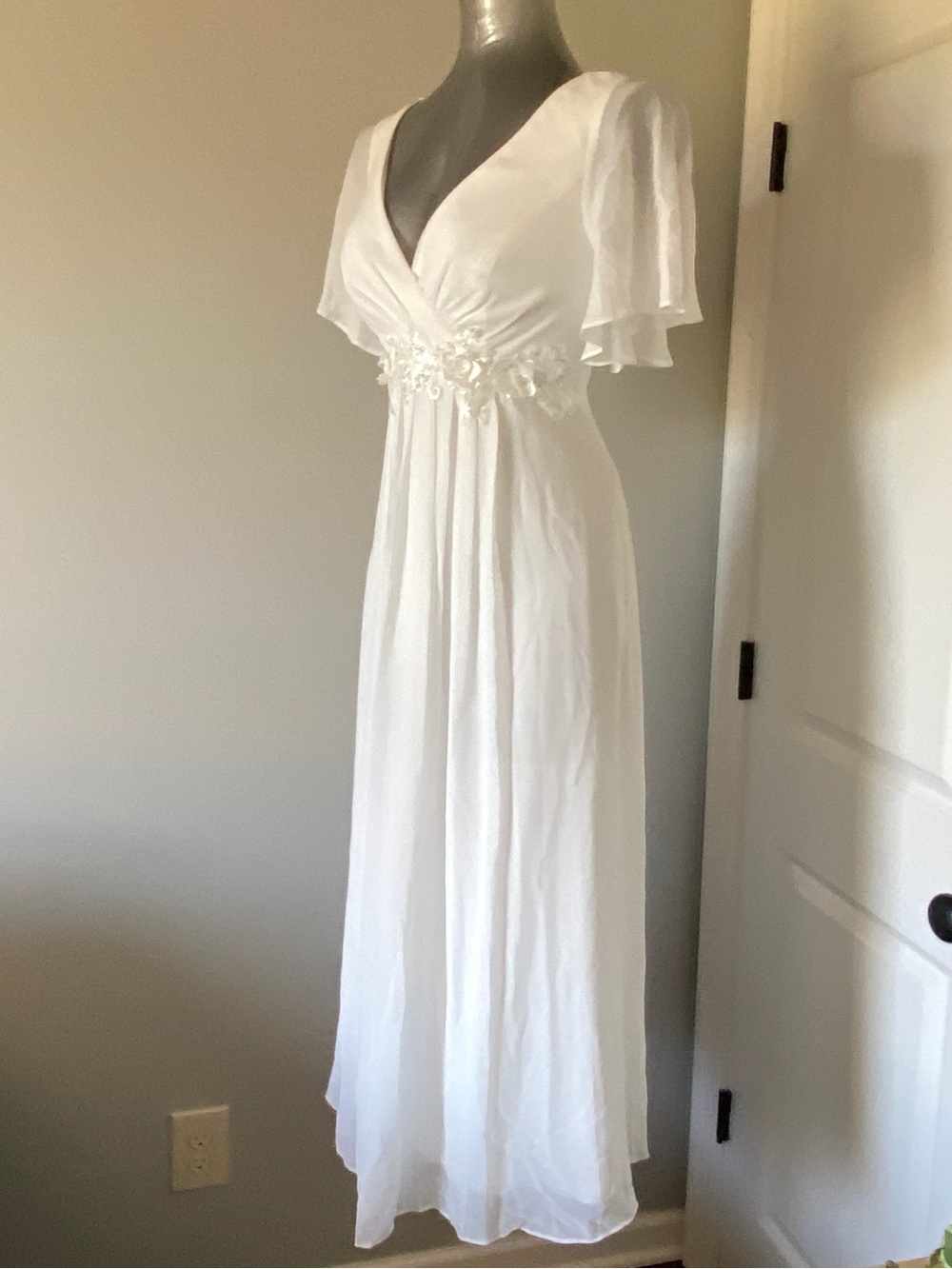 NWT Ever Pretty DAHLIA tea-length dress